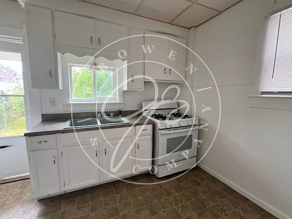 2nd image of 532 E Streicher St