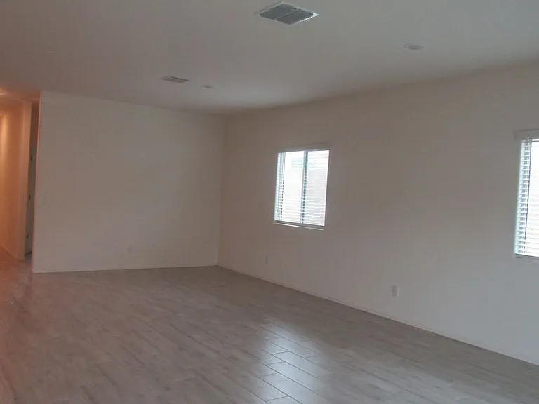 188 W Seven Seas Dr — Photo 6