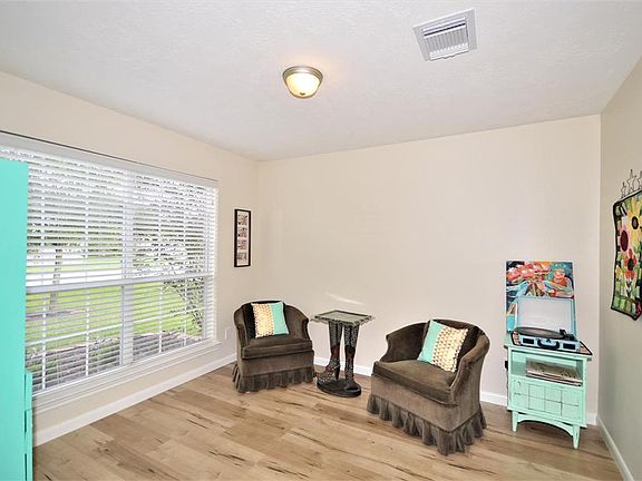 3rd image of 6621 Blue Hollow Ln