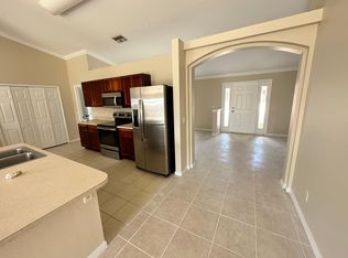 1031 NW 9th Ave, Cape Coral, FL 33993