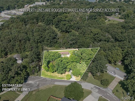 5th image of 687 Woodview Dr