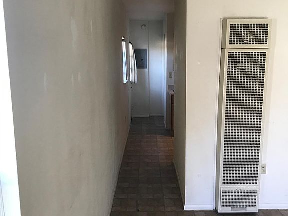 5th image of 917 W Apache St APT C
