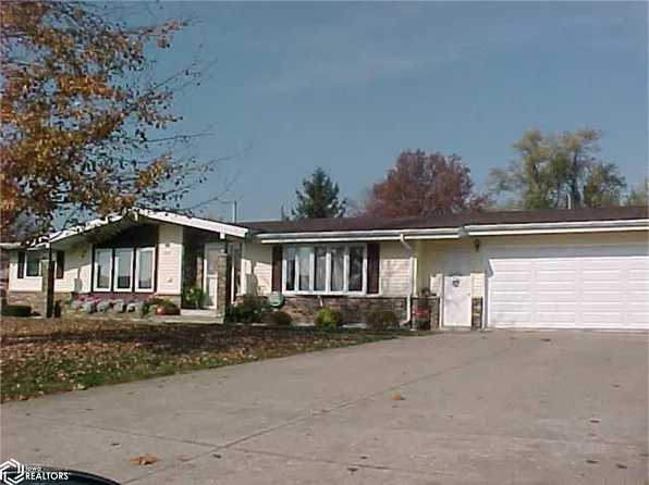 310 2nd St, Houghton, IA 52631