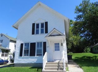 325 Wellington Ave, Elgin, IL 60120