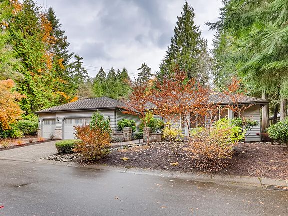 2nd image of 21832 NE 30th Pl