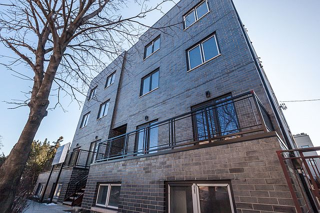 1st image of 2201 W Medill Ave APT 1E