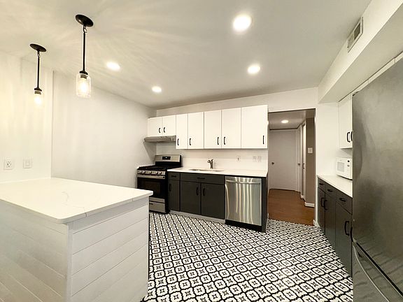 Kitchen (1 of 2)