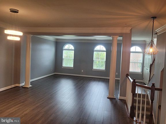 5th image of 263 Community Center Ave #263