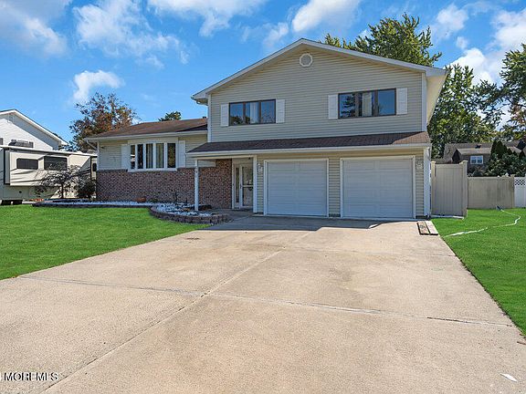 2nd image of 691 Sussex Ct