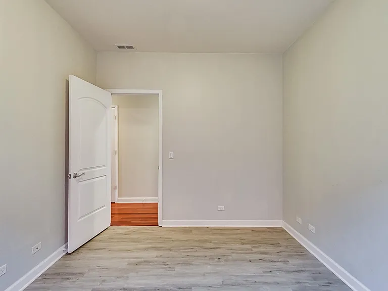 1449 N Wicker Park Ave #202 — Photo 11