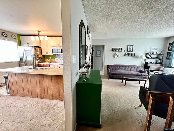 4th image of 2402 Fairdale Avenue