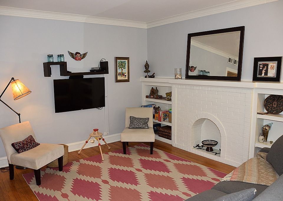 Built in bookshelves 