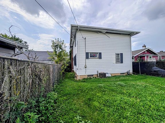 3rd image of 4015 Barr St