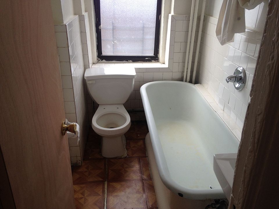 2nd image of 689 E 45th St #D3