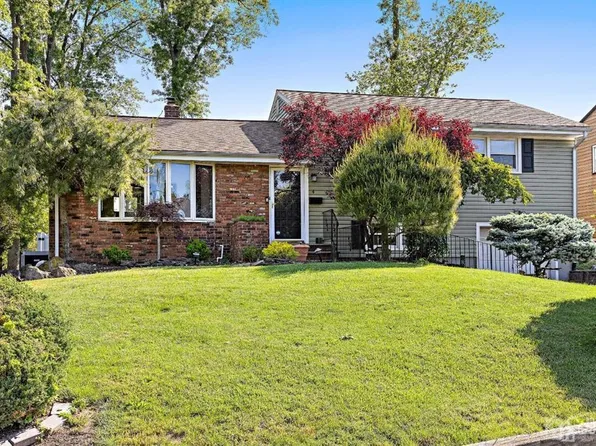 4 Sullivan Ave, Colonia, NJ 07067