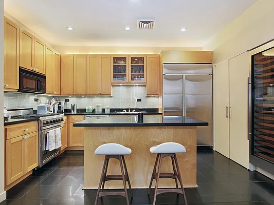 Sold by Sotheby's International Realty | media 4