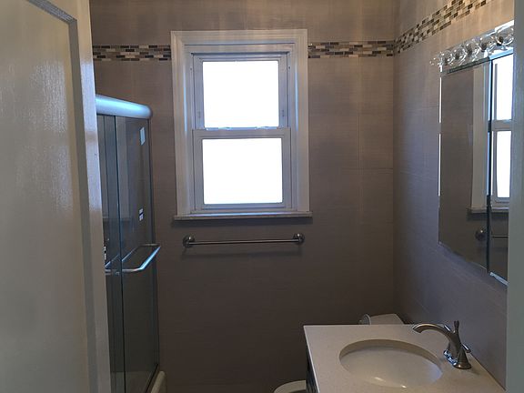 2nd image of 18 Chamberlain Ave