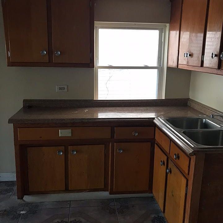 2nd image of 4642 S Talman Ave