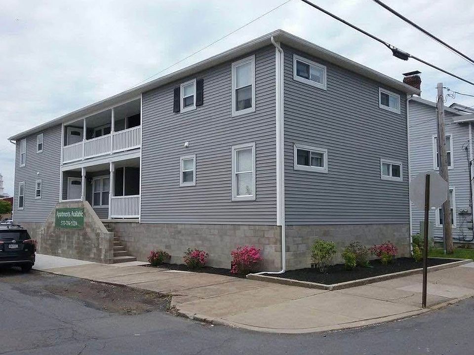 1st image of 577 Pine St APT 102
