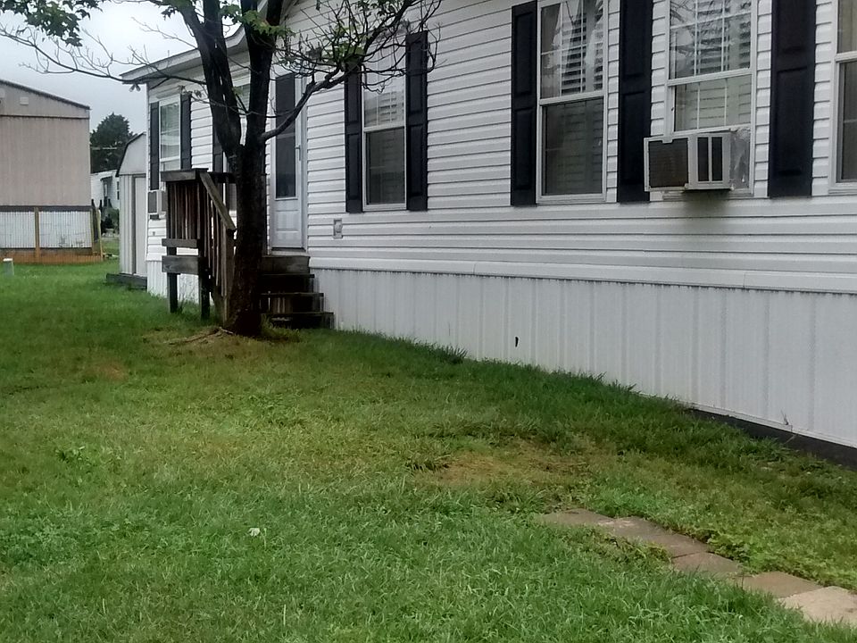 1st image of 15 Mary Dr