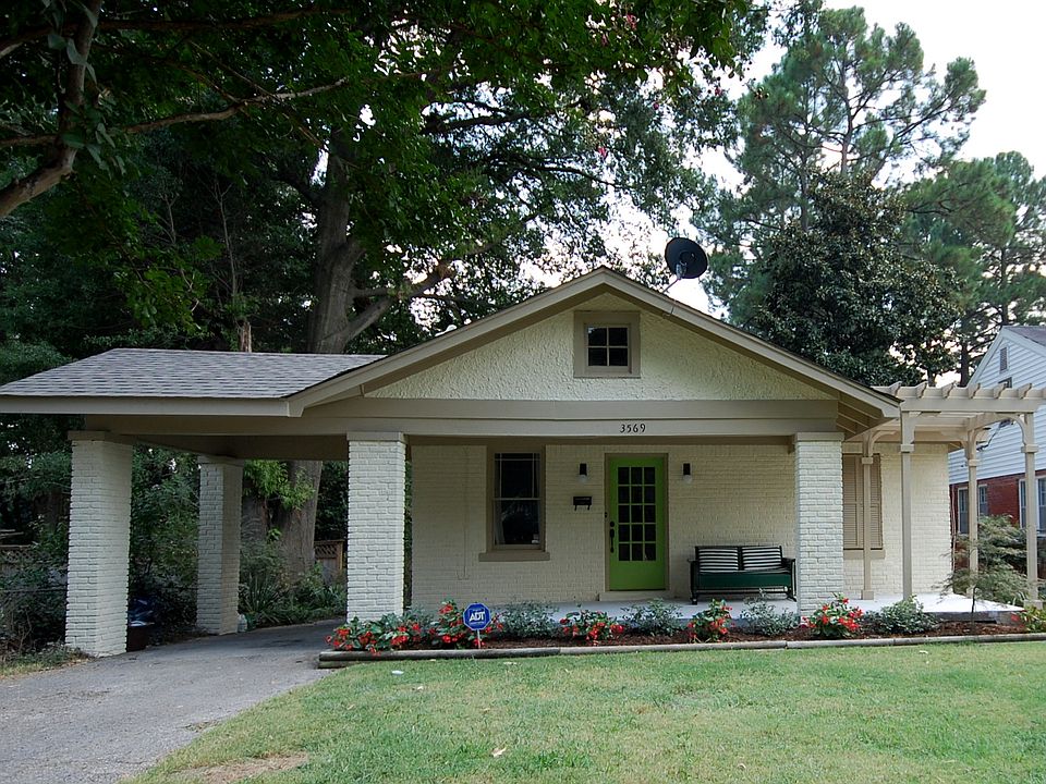 Immaculate two bedroom, one bathroom home that includes updated features.