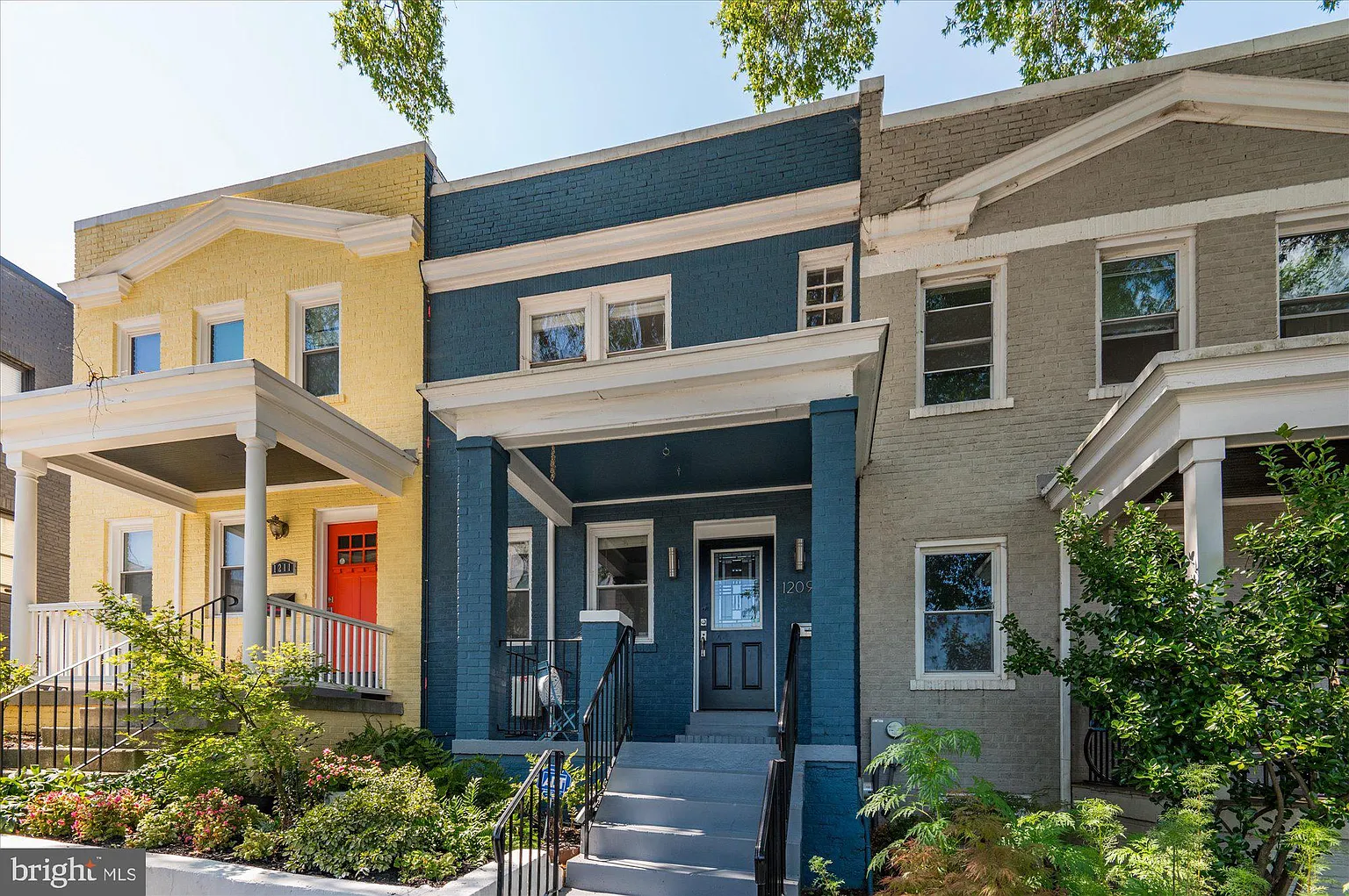 1209 Queen St NE photo 1