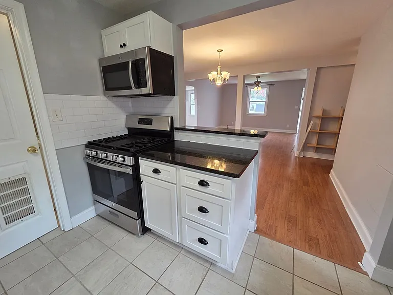 7405 Yorktown Dr — Photo 11