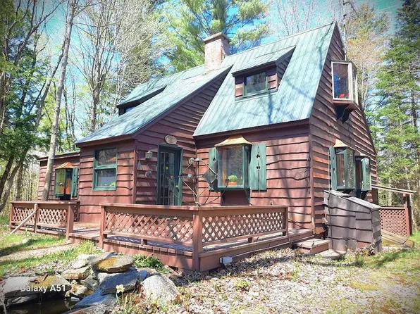 205 Tamarack Rd, Lake Pleasant, NY 12108