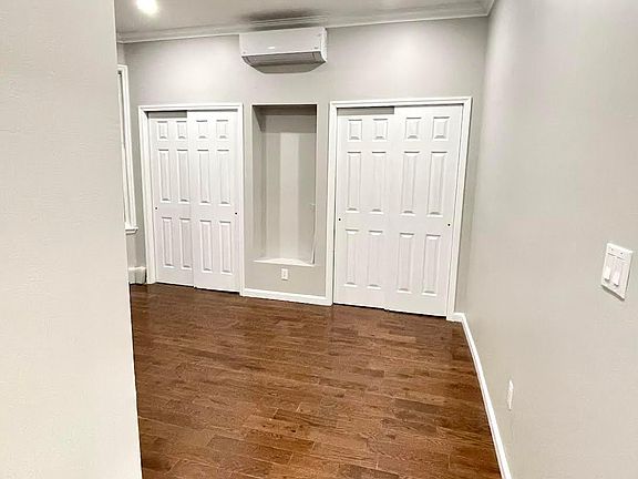 3rd image of 967 Belmont Ave Floor 2