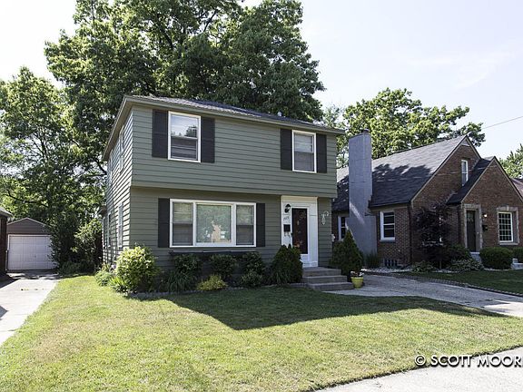 2nd image of 1423 Sylvan Ave SE