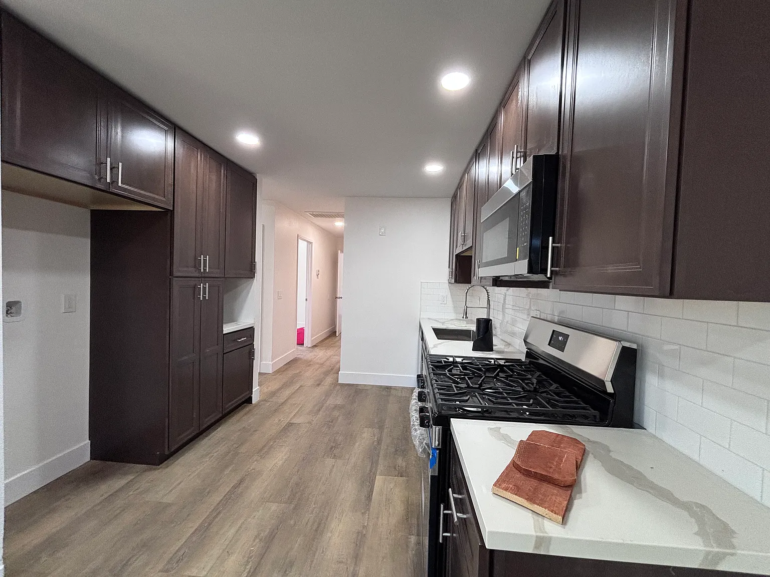 2 bed, 1166 sqft, $2,100 — Photo 2