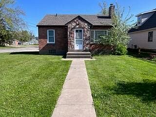 1st image of 224 W 9th Ave