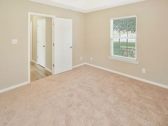 5th image of 4245 Malaya St