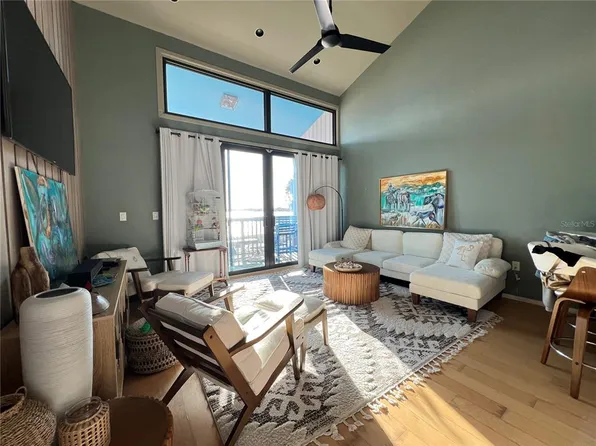 850 3rd St #2, Cedar Key, FL 32625