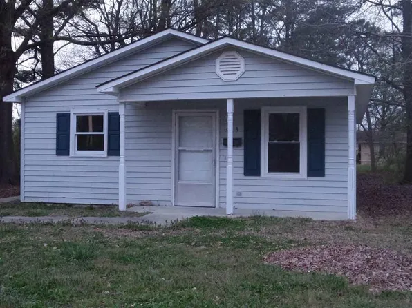 604 S Raiford St, Selma, NC 27576