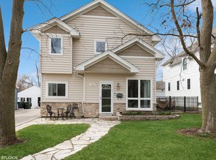 748 Highland Ave, Barrington, IL