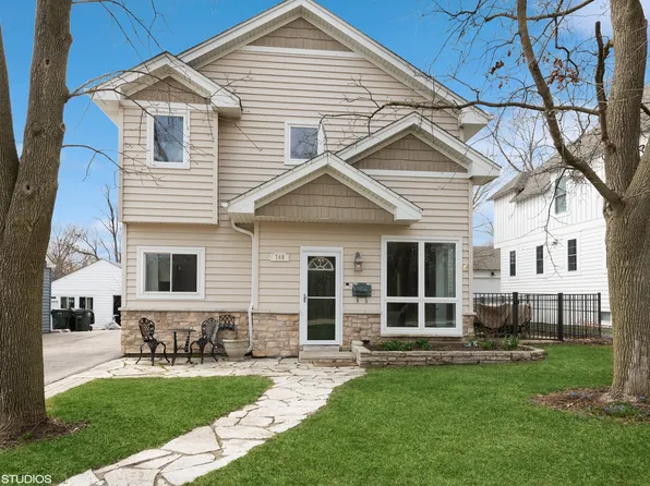 748 Highland Ave, Barrington, IL 60010