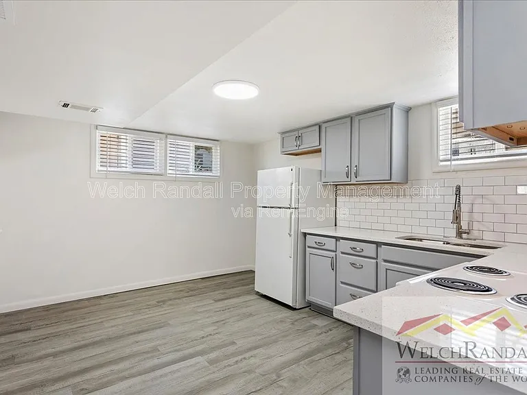 2711 Gramercy Ave #C — Photo 7