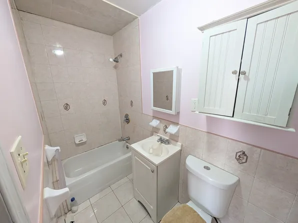 93 East 57th Street image 3 of 13