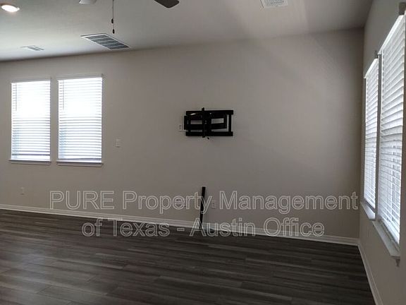 3rd image of 1850 Settlers Glen Dr #1701