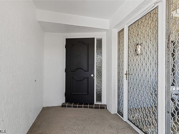 4th image of 924 SE 21st Ln