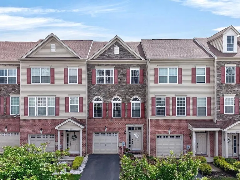 2111 Audubon Trl — Photo 1