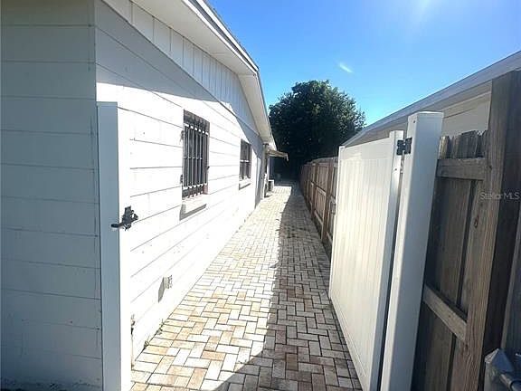 3rd image of 821 THALIA DRIVE