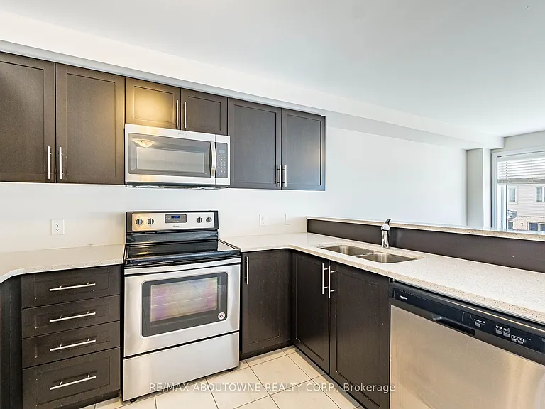 81 Pettitt Dr — Photo 20