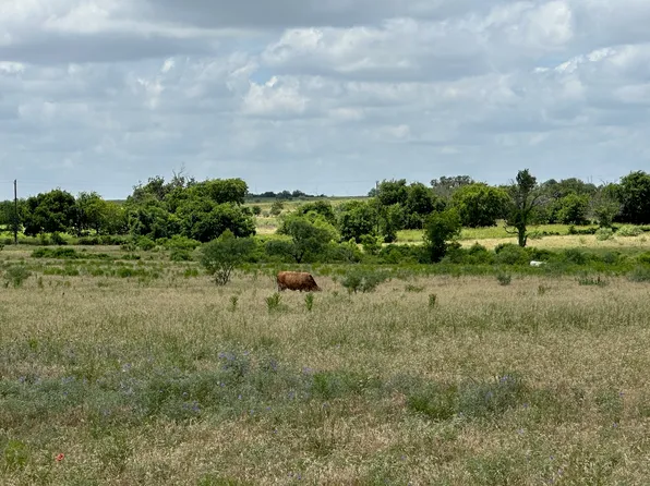 5 Pecan Valley Dr, Hamilton, TX 76531