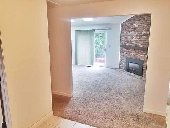 3rd image of 2640 Borregas Dr