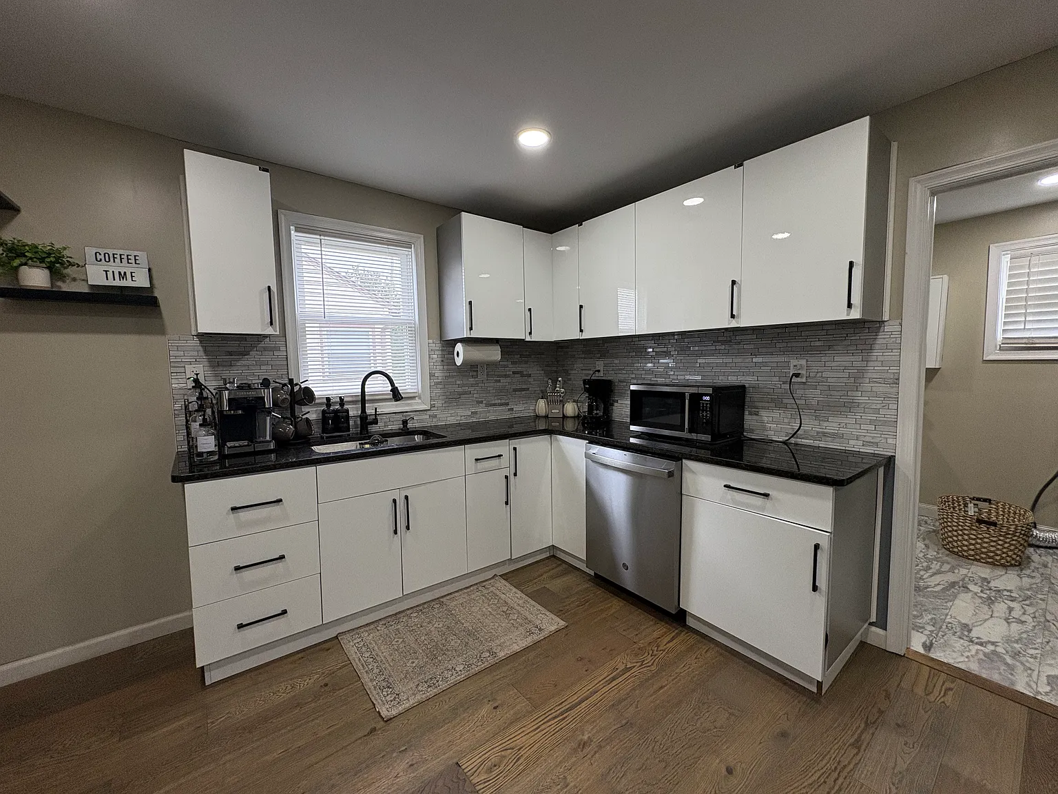 3 bed, 1376 sqft, $2,000 — Photo 1