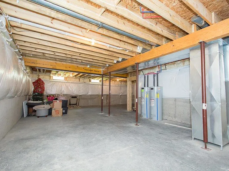 1704 Coral Ct — Photo 25
