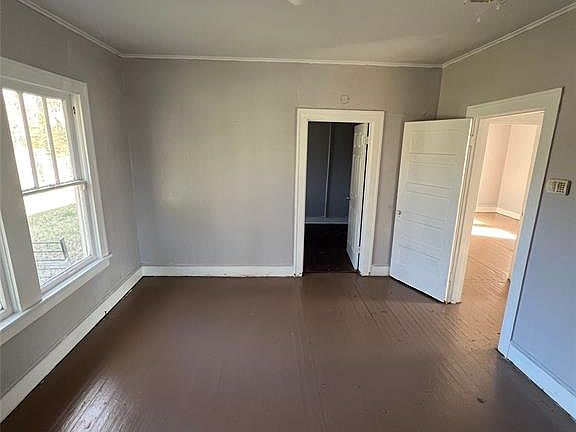 3rd image of 3510 Jackson St