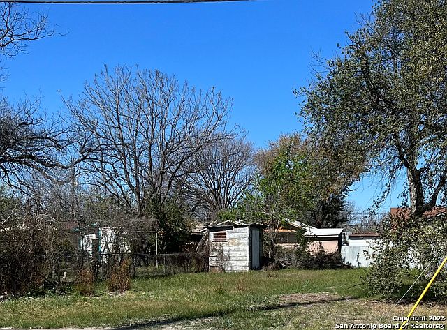 2nd image of 413 E Lubbock LOT NCB 6